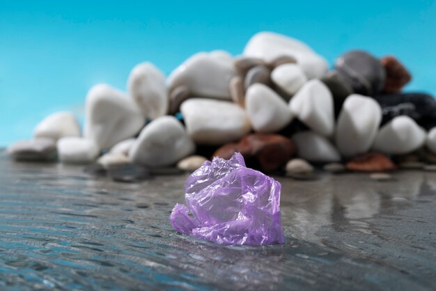 Jakie właściwości i znaczenie kryją się za popularnym kamieniem w biżuterii?