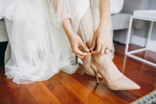 Jak wybrać idealne buty ślubne, które połączą styl i wygodę?